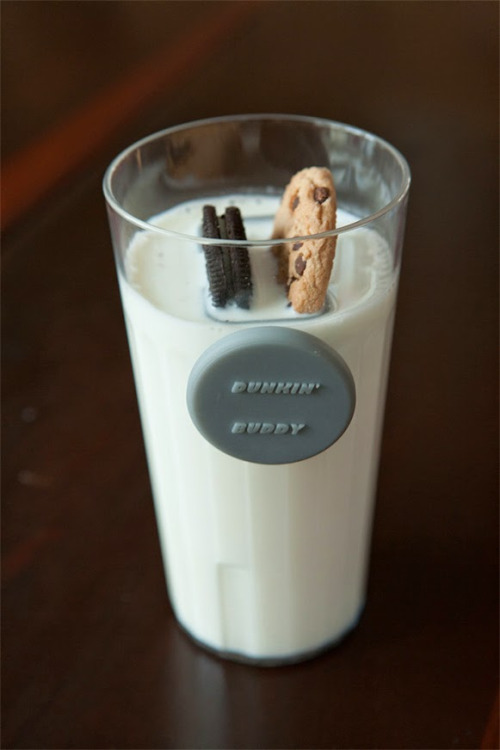 Dunking Buddy - Magnetic Cookie Dunker