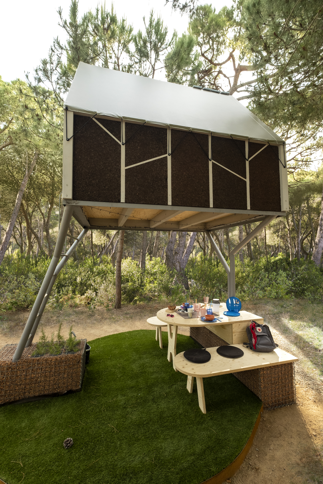 Elevated Cabin With Outdoor Living Are Underneath - Floating mini cabin design