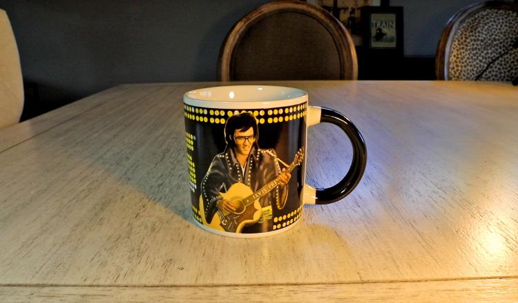 Elvis heat changing coffee mug - elvis mug changes from vegas elvis to memphis elvis with hot liquid