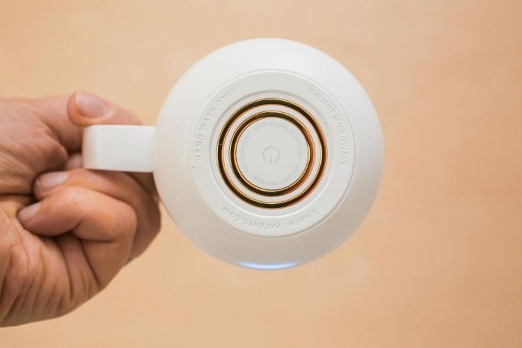 Ember Smart Coffee Mug Keeps Your Coffee Heated At The Perfect Temperature - Smart phone connected coffee mug