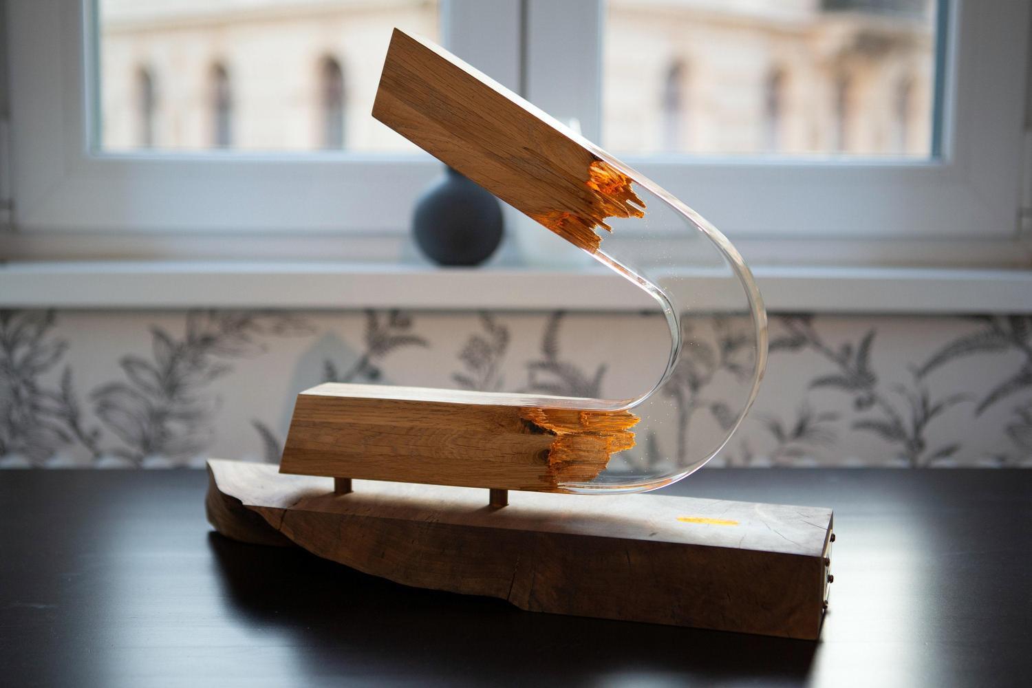 Beautiful Epoxy Wooden Lamps Made From a Broken Piece of Wood