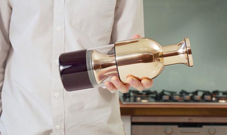 Eto Wine Preserver - Wine Preserver removes all air from wine bottle - water-tight air seal wine bottle decanter