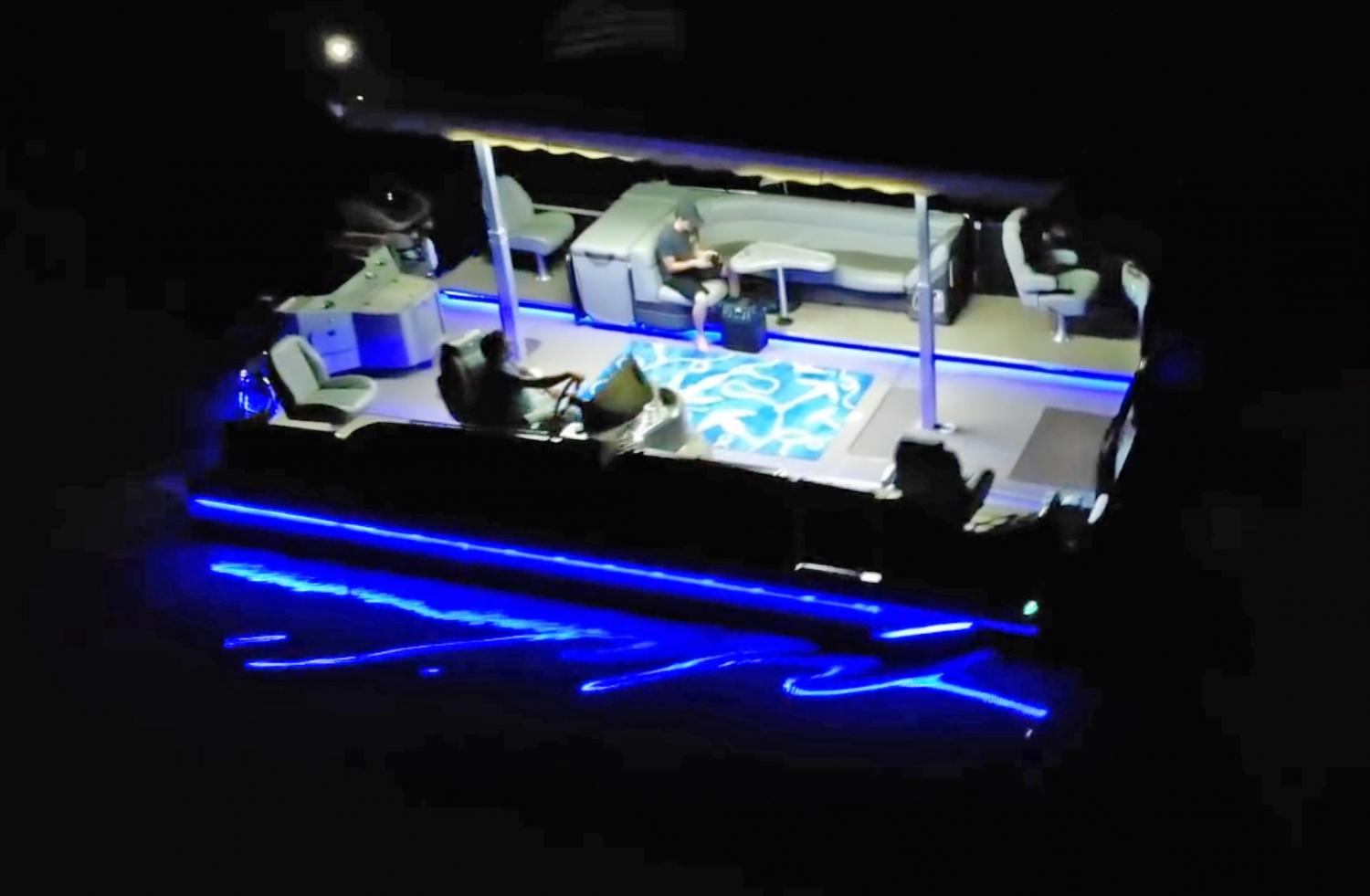 2xMarine Expanding Pontoon Boat Doubles In Size