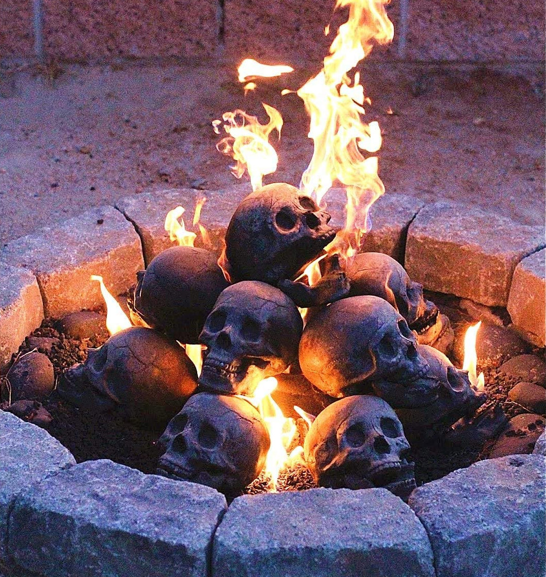 Fake Fireproof Human Skulls For Your Fire-pit - Burning skull bonfire Halloween prop