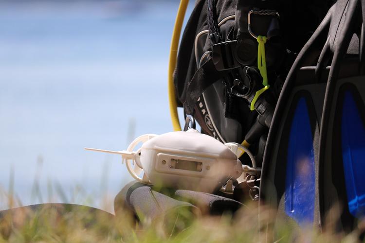 Fathom One - Underwater Drone - Sea Drone Connects To Your Smartphone or Tablet - Live view underwater drone