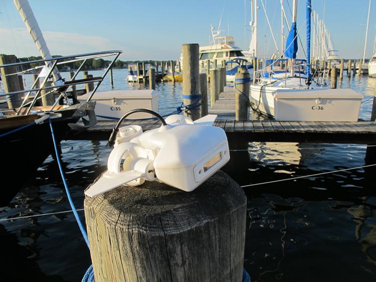 Fathom One - Underwater Drone - Sea Drone Connects To Your Smartphone or Tablet - Live view underwater drone