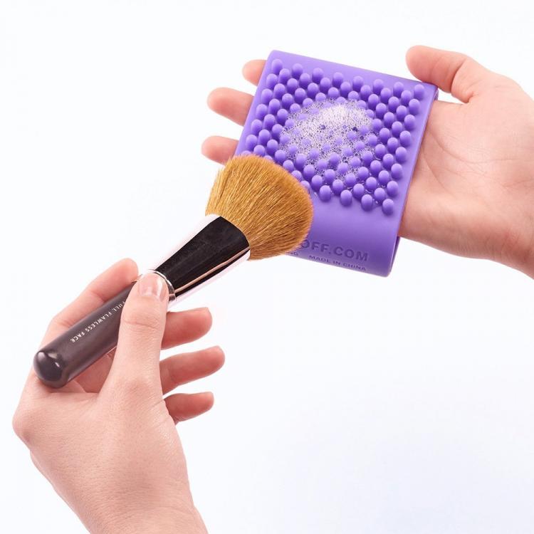 Finger-Slotted Silicone Cleaning Tool for Pets, Laundry, Kitchen, and Beauty - Best silicone sponge