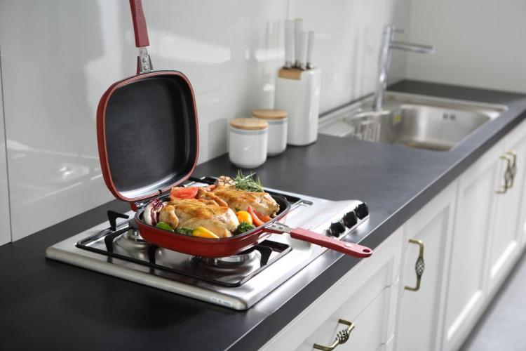 Happycall Doubled Sided Cooking Pan - Flip over pan - cook meal with no utensils