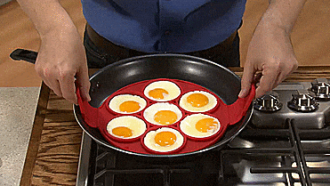 Flippin' Fantastic - Makes 7 pancakes at a time - silicone cooker flips 7 pancakes at once