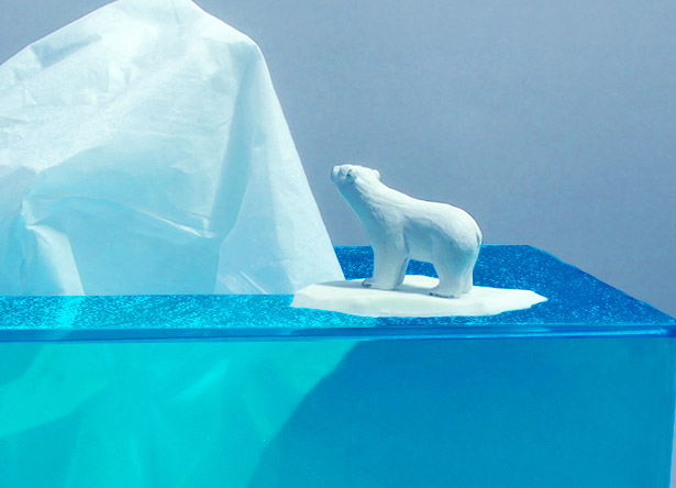 Iceberg Tissue Dispenser With Polar Bear