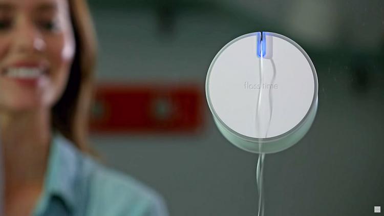 Flosstime - Automatic Floss dispensing gadget - Push button and auto dispenses perfect amount of floss