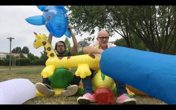FluxBag - One Breath Inflate Pool Toys - Easy inflate your pool toys and air mattress - Push bag inflate