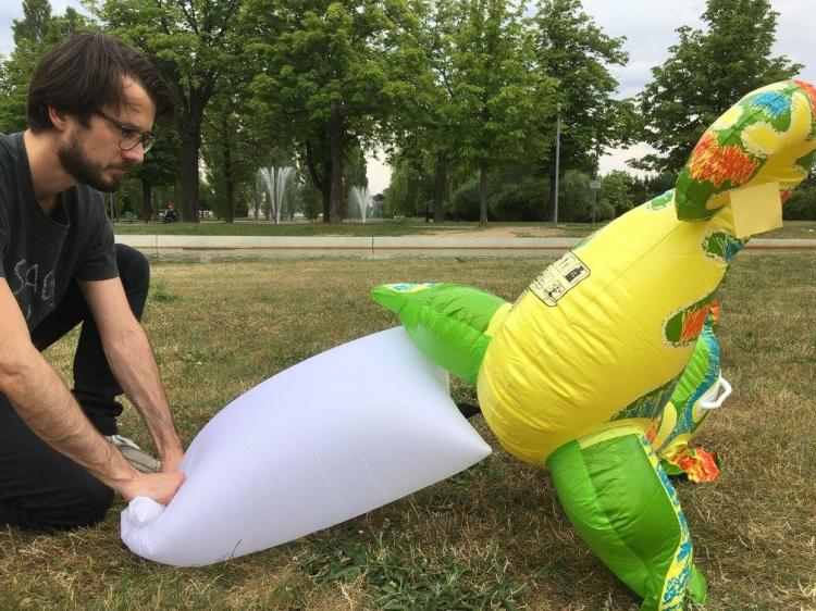FluxBag - One Breath Inflate Pool Toys - Easy inflate your pool toys and air mattress - Push bag inflate