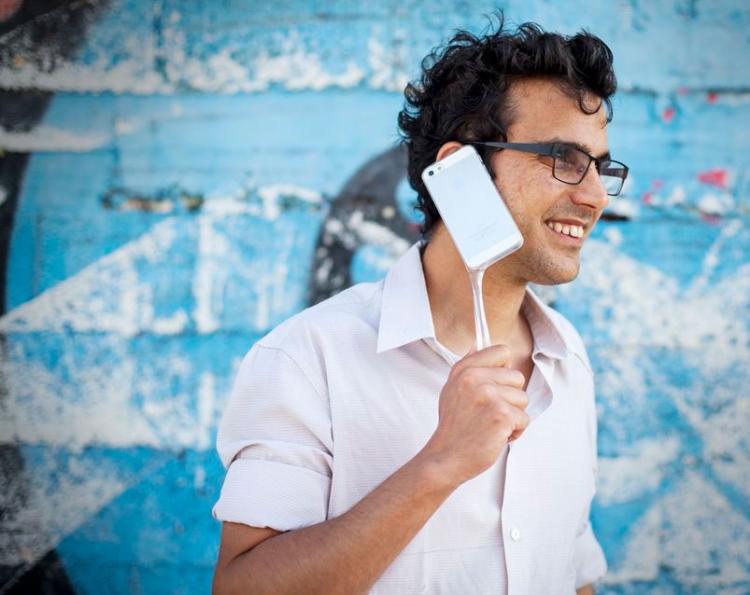 Fonhandle is a Handle For Your Phone