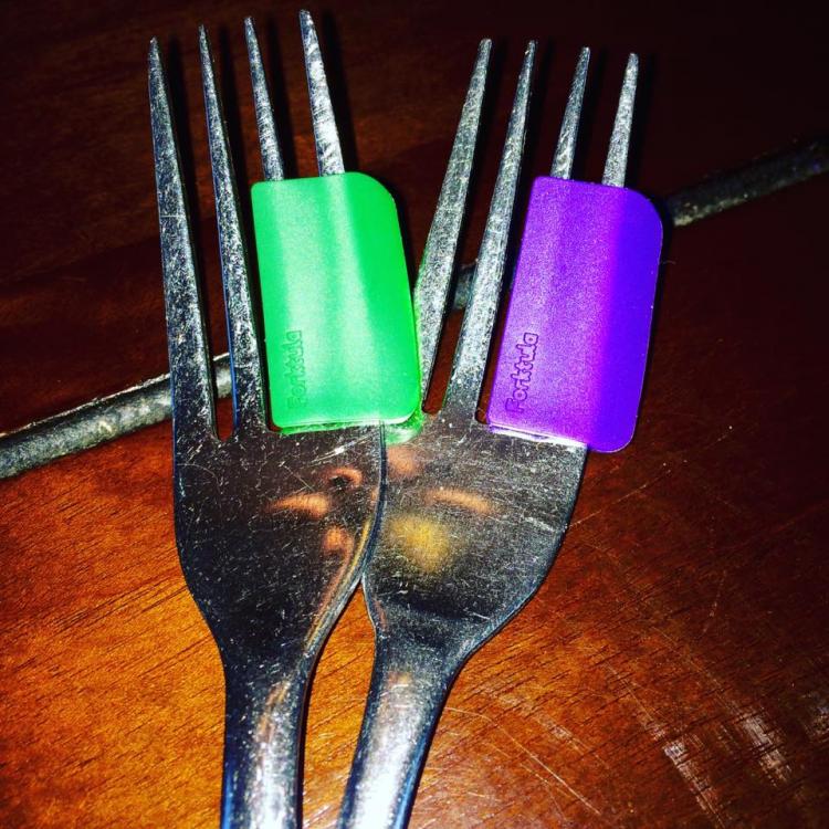 Forktula Plate Squeegee - Fork Attachment plate spatula get every last bit of food from your plate