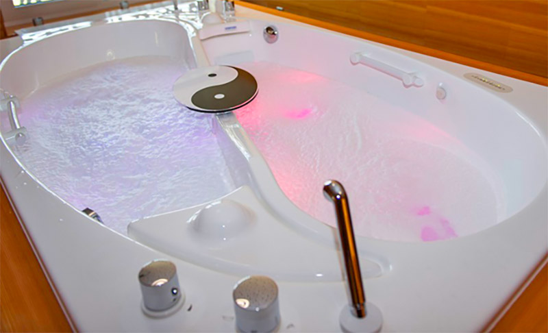 Friend Zone Bathtub - Yin Yang shaped dual person separated hot tub