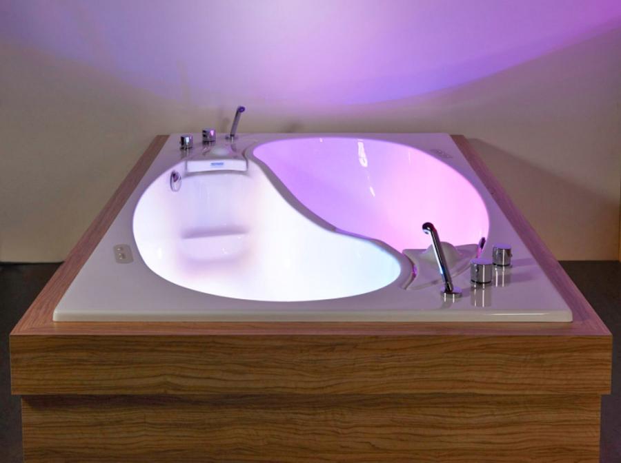 Friend Zone Bathtub - Yin Yang shaped dual person separated hot tub