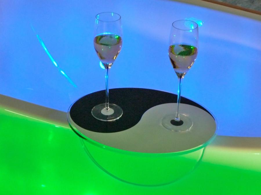 Friend Zone Bathtub - Yin Yang shaped dual person separated hot tub