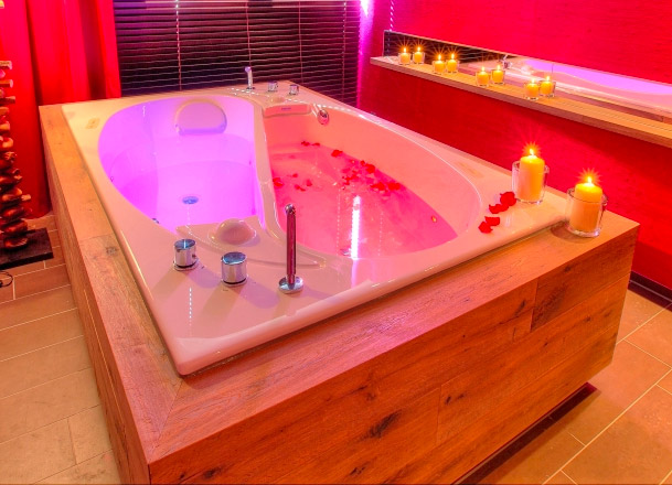 Friend Zone Bathtub - Yin Yang shaped dual person separated hot tub