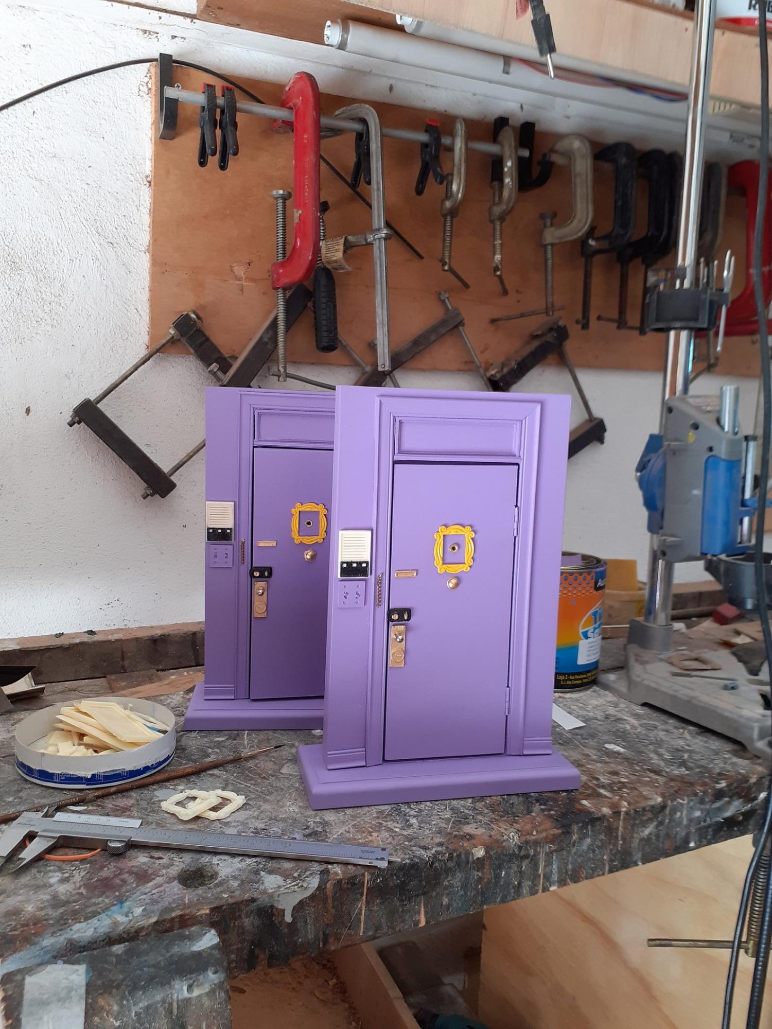 Friends Door Picture Frame - Friends Purple Door-frame Scale Replica