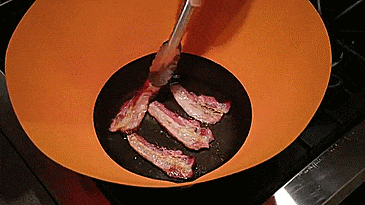 Frywall Grease and Oil Splatter Protector - Silicone protection shield from splattering bacon grease
