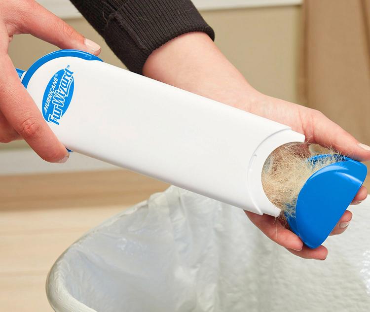 Hurricane Fur Wizard Pet Hair Cleaner With Self-Cleaning Base - Magical lint roller auto cleaning base