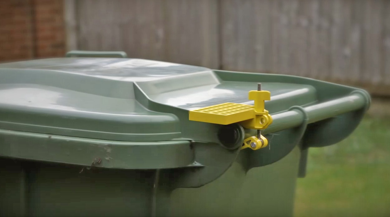 Garbage Can Lid Assist Stops The Trash Lid From Slamming Backwards