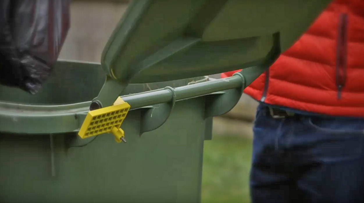 Garbage Can Lid Assist Stops The Trash Lid From Slamming Backwards