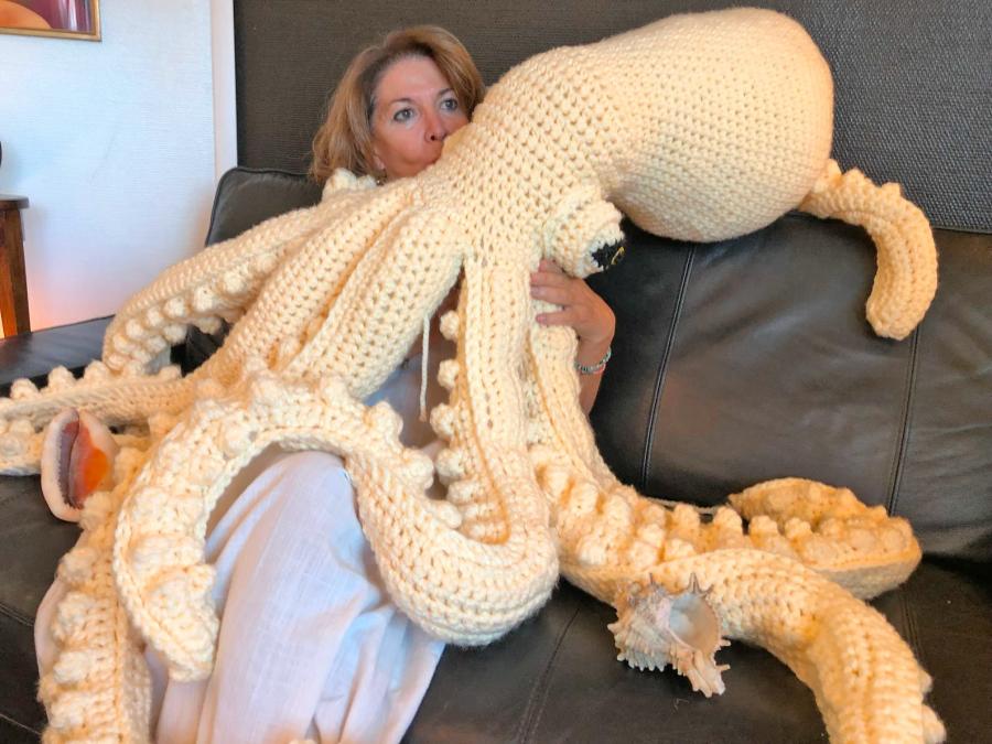 Giant Crochet Octopus - Oversized crochet squid