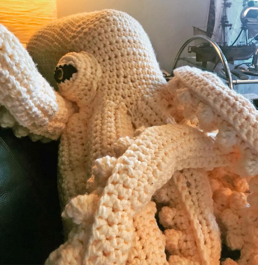 Giant Crochet Octopus - Oversized crochet squid