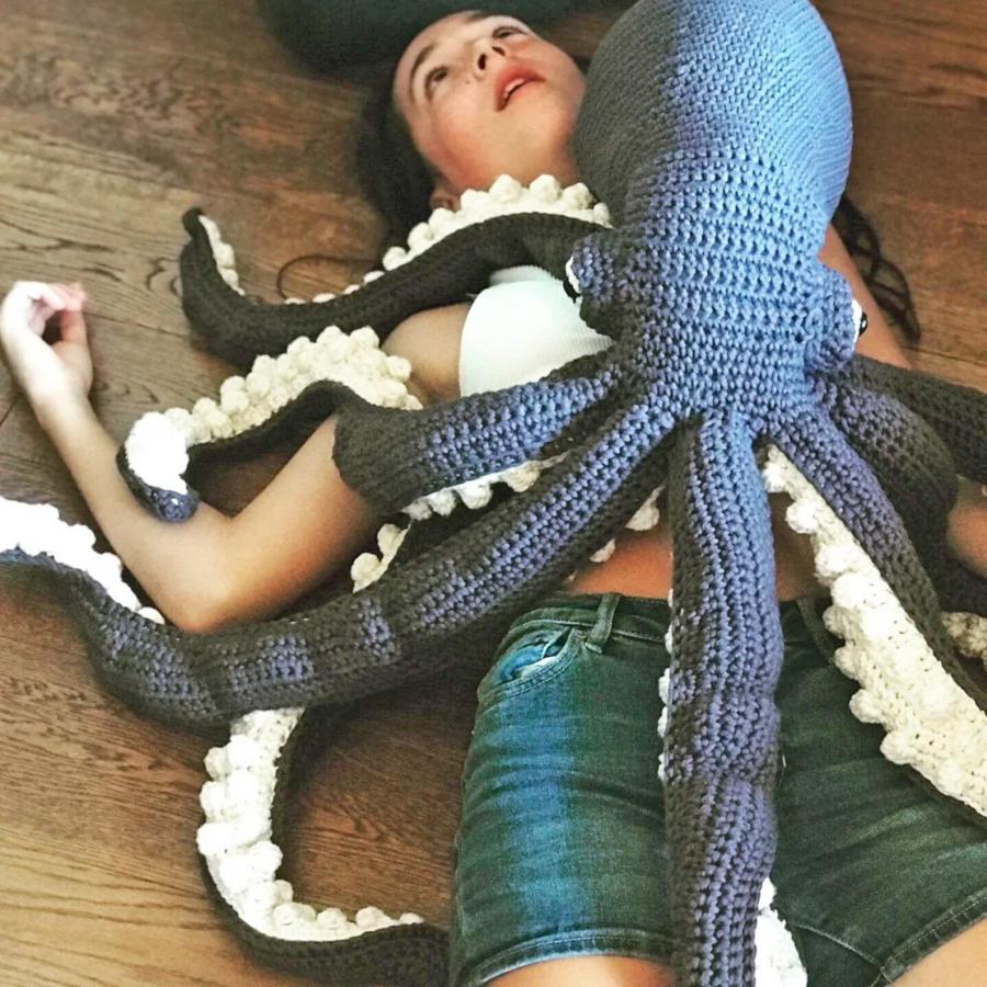 Giant Crochet Octopus - Oversized crochet squid