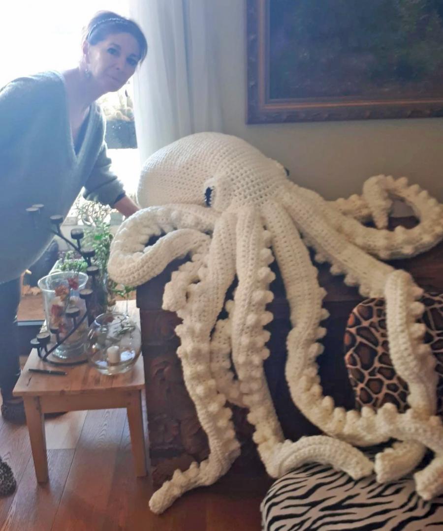 Giant Crochet Octopus - Oversized crochet squid