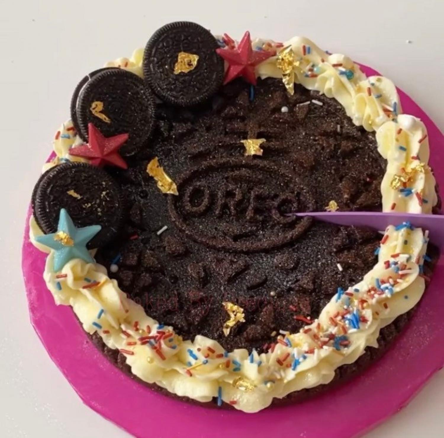 Giant Oreo Cake Mold