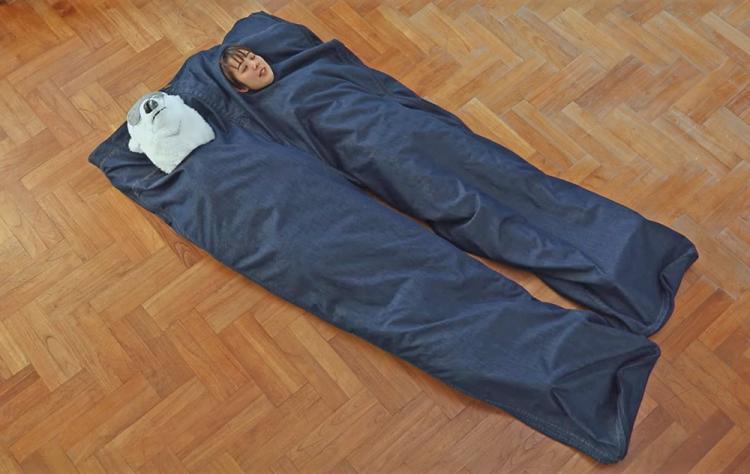 Giant Pair Of Pants Dual Sleeping Bag - Pant legs sleeping bag - Giant blue jeans double sleeping bag