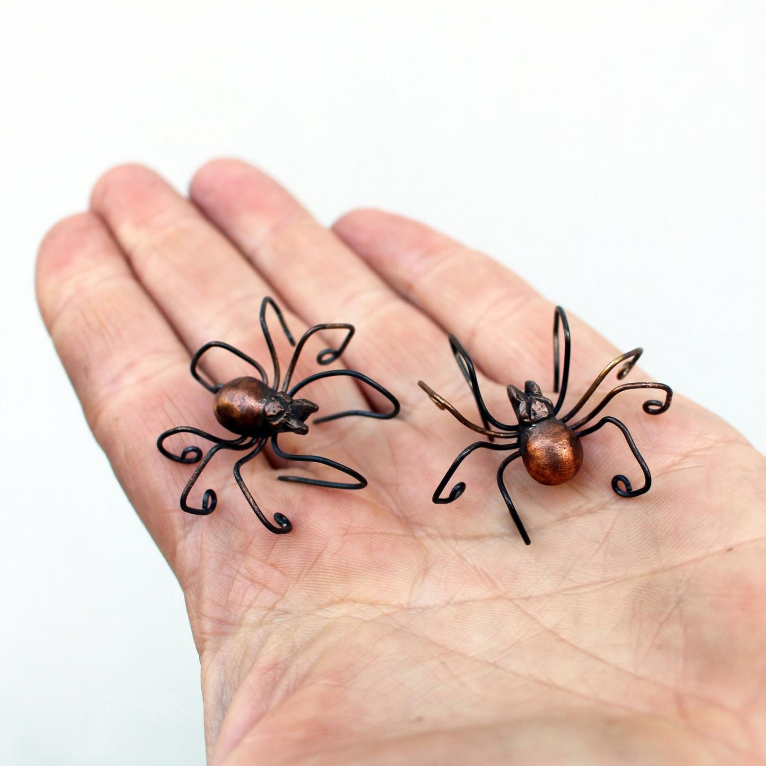 Giant Spider Earrings - Dangling spider earrings with spider leg through ear hole