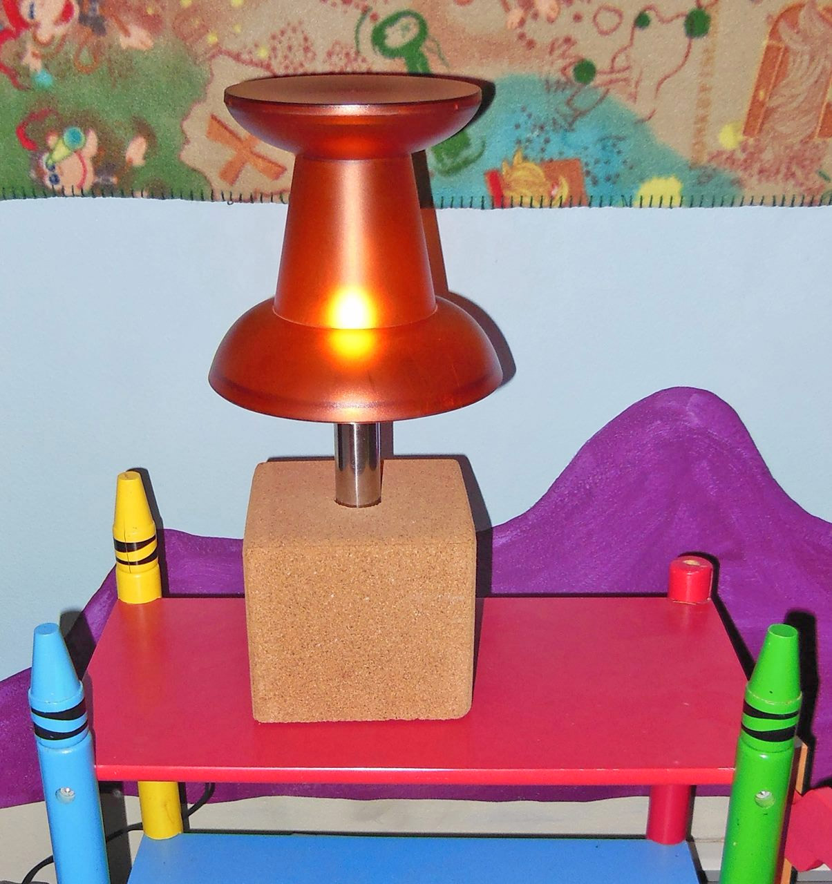 Giant Thumbtack Lamp - Pushpin tack lamp