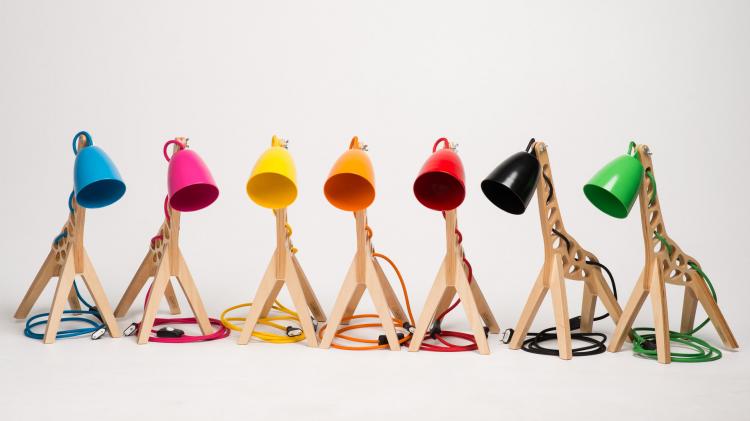 Giffy Wooden Giraffe Lamp