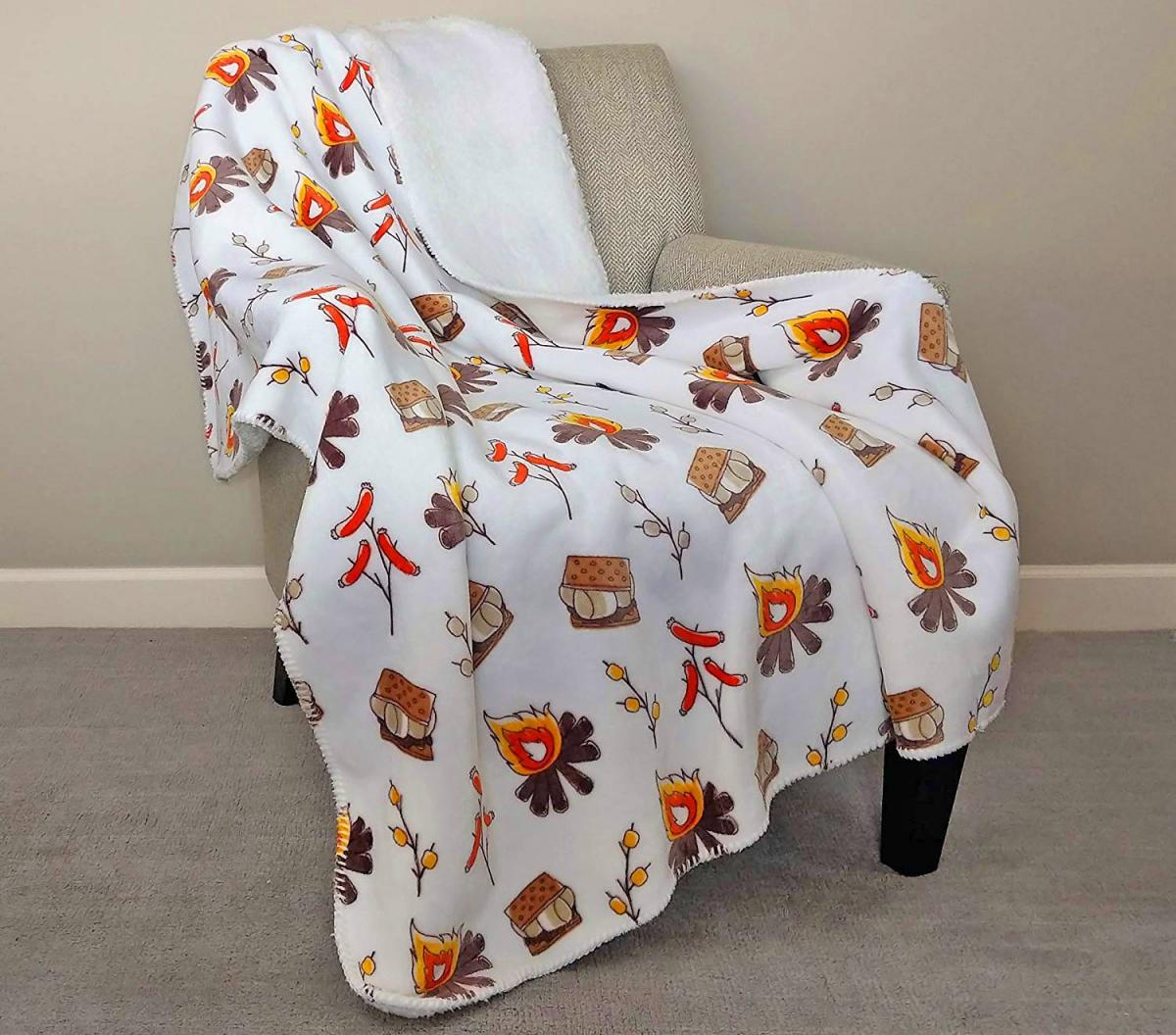 S'mores pattern blanket - Best gift idea for s'mores lovers