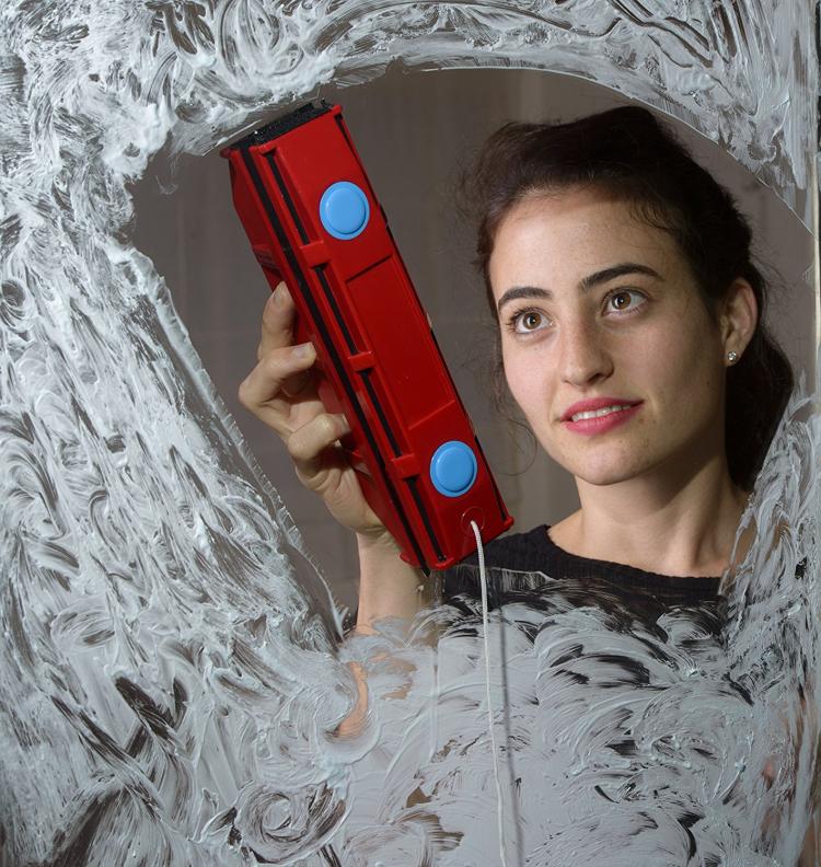 The Glider - Magnetic Window Cleaner - Cleans Both sides of window at the same time