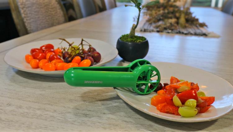 Grape Slicer Tool Cuts Grapes Into 4 Even Slices