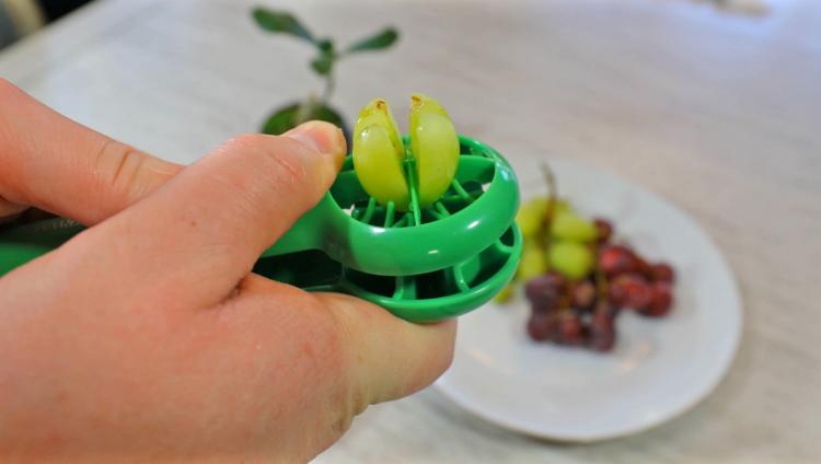 Grape Slicer Tool Cuts Grapes Into 4 Even Slices