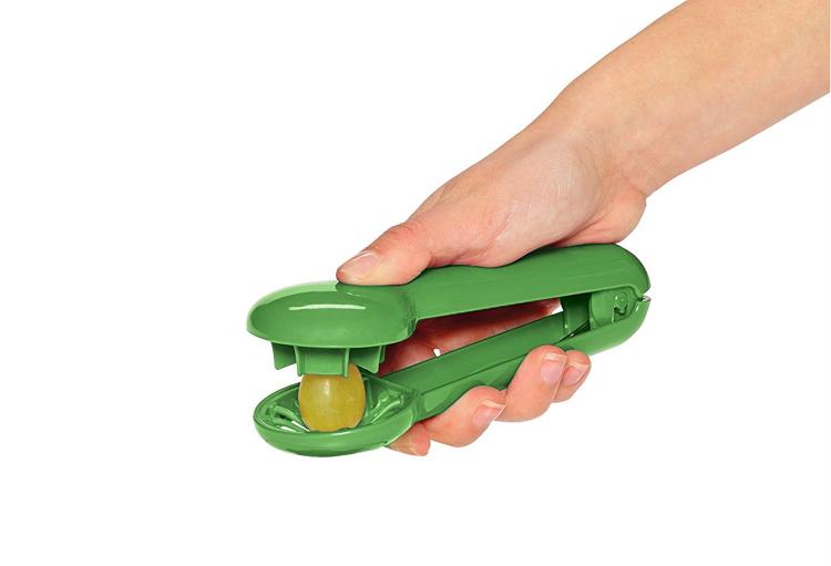 Grape Slicer Tool Cuts Grapes Into 4 Even Slices