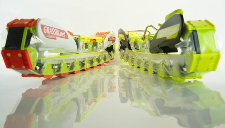 Grass Skis Let You Downhill Ski In The Summer - Rolling downhill skis - Tank track skis