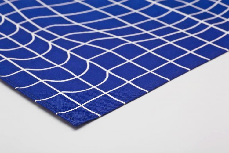 Gravitational Displacement Placemat - Time dilation place-mat - Fun science and space trick placemat