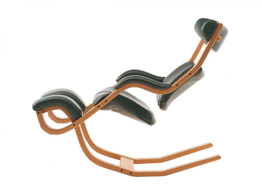 Reclining Gravity Balance Chair Lets You Lay back or kneel forward