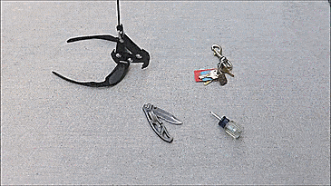 Gravity Hook Mechanical Claw That Doubles as a Grappling Hook