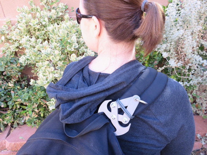 Gravity Hook Mechanical Claw That Doubles as a Grappling Hook