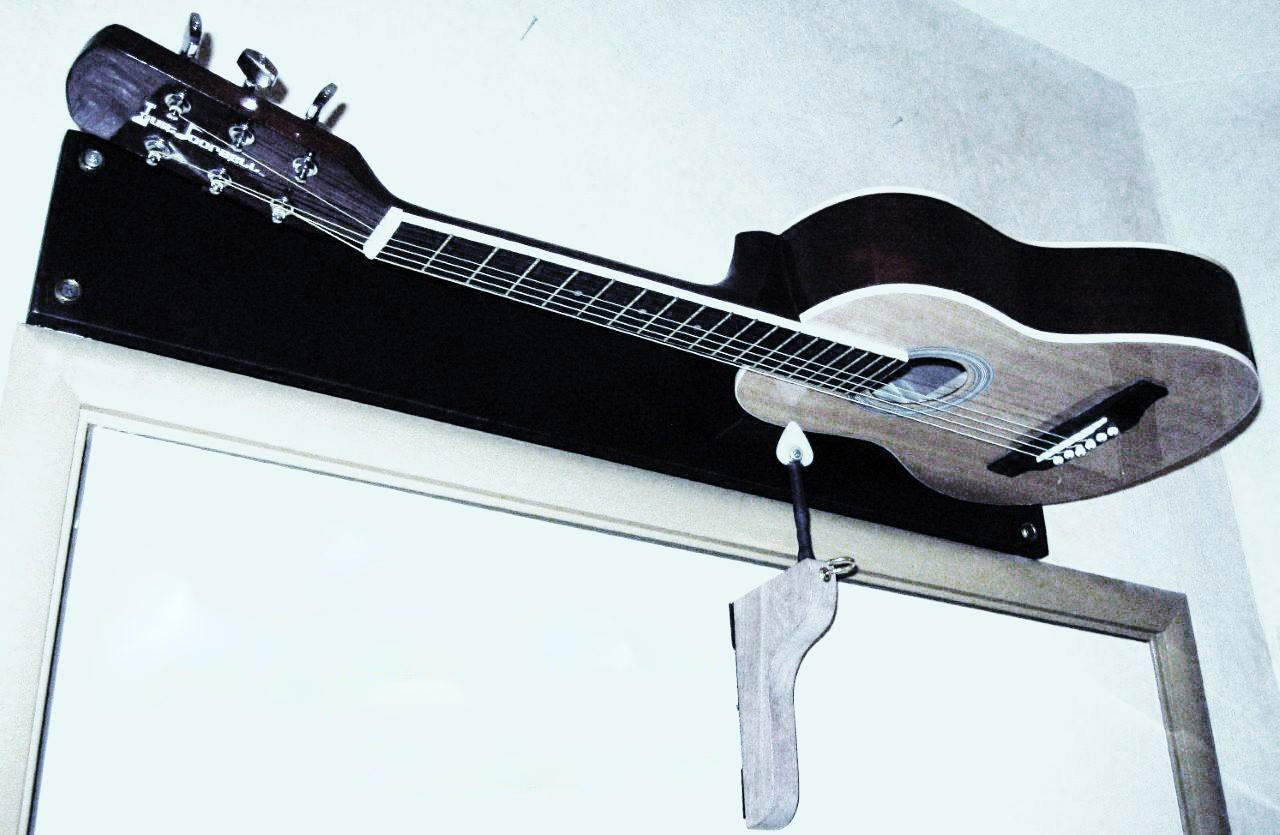 Guitar Doorbell - Guitar Door chime strums guitar each time door is opened