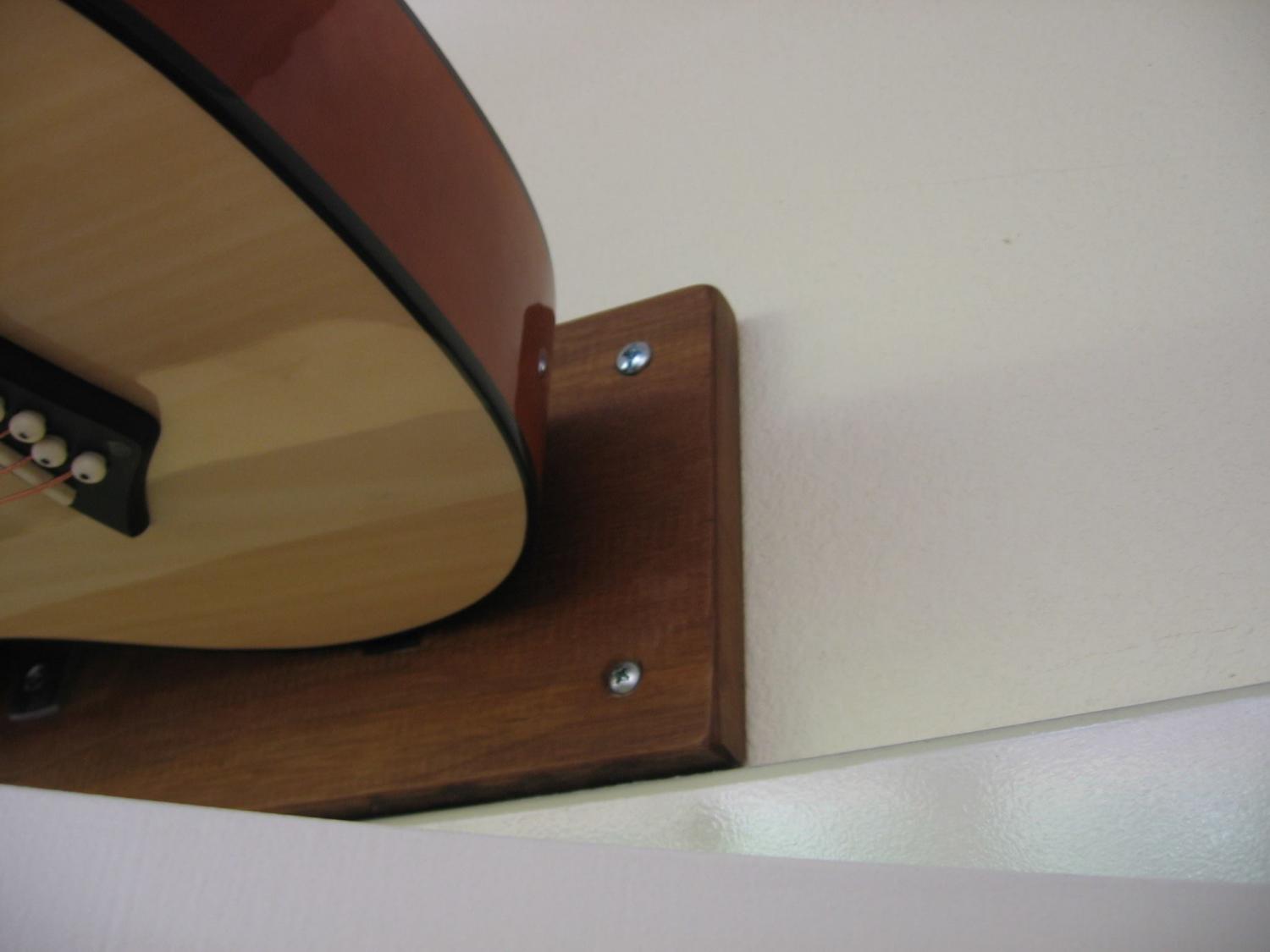 Guitar Doorbell - Guitar Door chime strums guitar each time door is opened