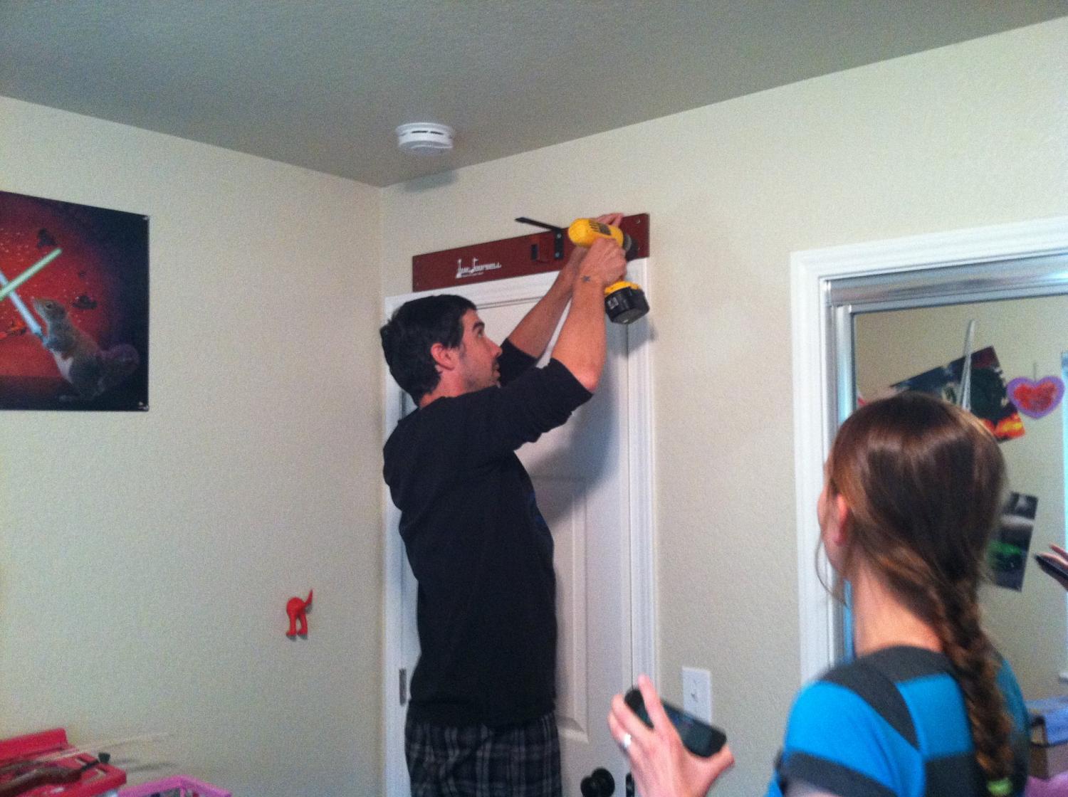 Guitar Doorbell - Guitar Door chime strums guitar each time door is opened